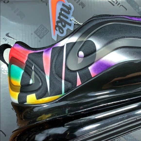 NIKE AIR MAX 720 Black/Metallic Silver - Picture 12 of 16